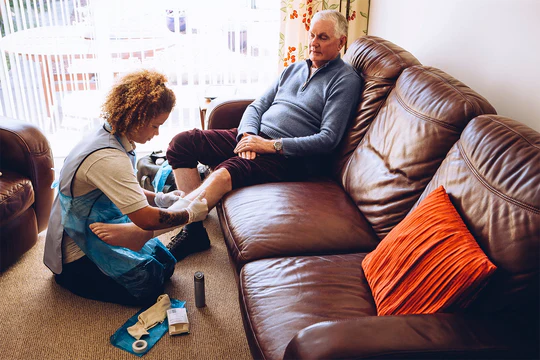 Basic Life Support and First Aid in Social Care Elearning